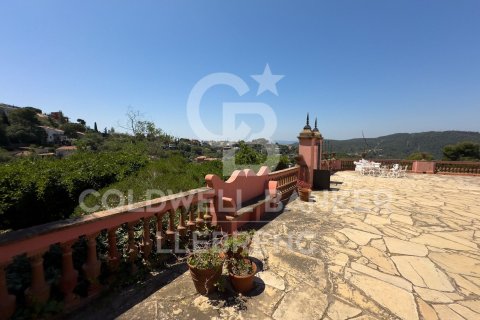 Сasa de 8 dormitorios en venta en Barcelona, Cataluña, Spain № 5860 - foto 3