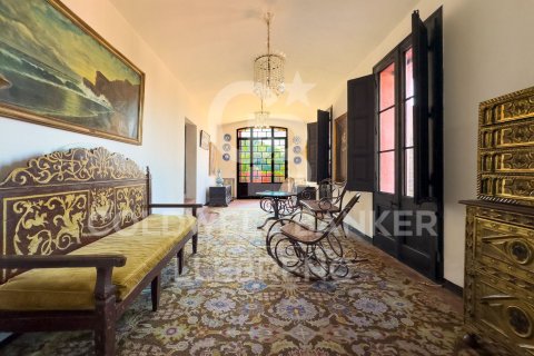 Сasa de 8 dormitorios en venta en Barcelona, Cataluña, Spain № 5860 - foto 17