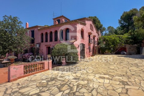 Сasa de 8 dormitorios en venta en Barcelona, Cataluña, Spain № 5860 - foto 6