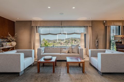 Villa de 7 dormitorios en venta en Barcelona, Cataluña, Spain № 6432 - foto 28