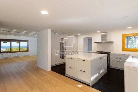 Villa de 6 dormitorios en venta en Cabrera de Mar, Barcelona, Cataluña, Spain № 3792 - foto 21