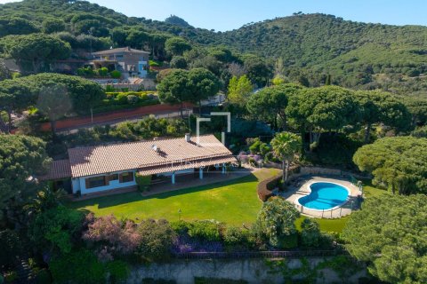 Villa de 6 dormitorios en venta en Cabrera de Mar, Barcelona, Cataluña, Spain № 3792 - foto 3