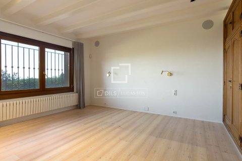 Villa de 6 dormitorios en venta en Cabrera de Mar, Barcelona, Cataluña, Spain № 3792 - foto 27