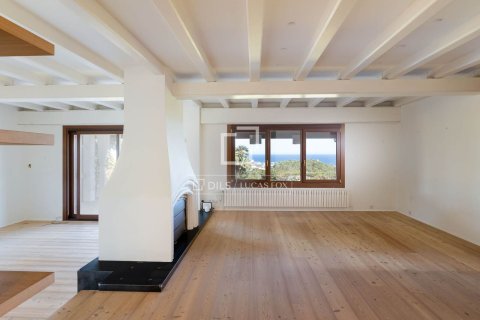 Villa de 6 dormitorios en venta en Cabrera de Mar, Barcelona, Cataluña, Spain № 3792 - foto 14