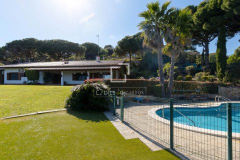 Villa de 6 dormitorios en venta en Cabrera de Mar, Barcelona, Cataluña, Spain № 3792 - foto 9
