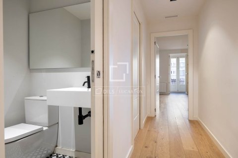 3 bedrooms apartment for sale in Barcelona, Catalonia, Spain № 3788 - photo 15