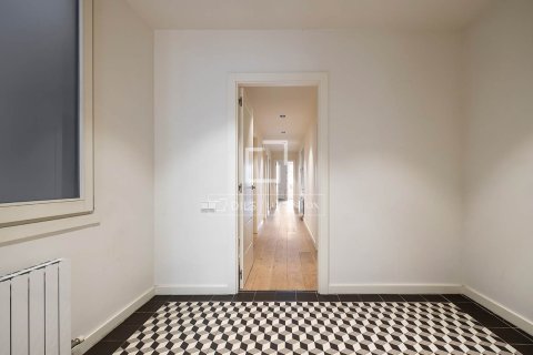 3 bedrooms apartment for sale in Barcelona, Catalonia, Spain № 3788 - photo 8