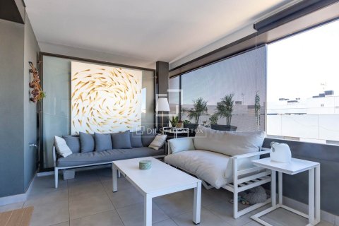Apartamento de 4 dormitorios en venta en Sant Just Desvern, Barcelona, Cataluña, Spain № 3790 - foto 18