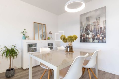 Apartamento de 4 dormitorios en venta en Sant Just Desvern, Barcelona, Cataluña, Spain № 3790 - foto 15