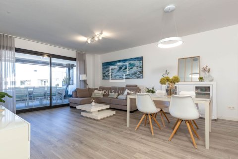 Apartamento de 4 dormitorios en venta en Sant Just Desvern, Barcelona, Cataluña, Spain № 3790 - foto 3