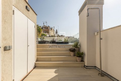Apartamento de 2 dormitorios en venta en Barcelona, Cataluña, Spain № 8838 - foto 14
