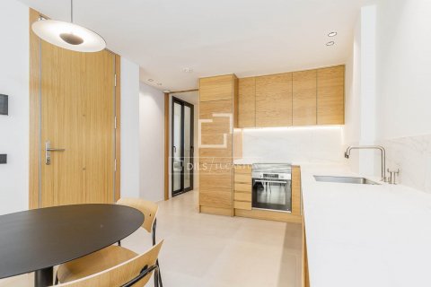 Apartamento de 2 dormitorios en venta en Barcelona, Cataluña, Spain № 8838 - foto 18