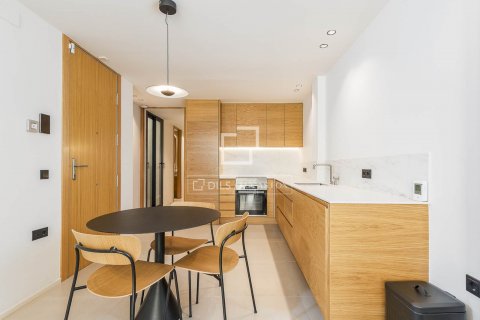 Apartamento de 2 dormitorios en venta en Barcelona, Cataluña, Spain № 8838 - foto 19