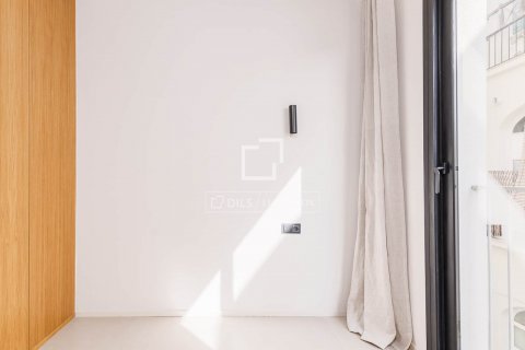 Apartamento de 2 dormitorios en venta en Barcelona, Cataluña, Spain № 8838 - foto 4