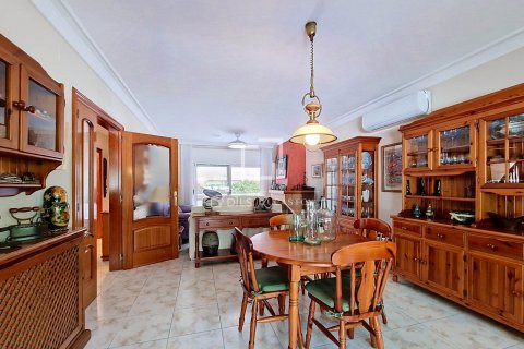 Купить виллу в Виланова-и-ла-Желтру, Испания с 5 спален, 289м², № 8837 - фото 2