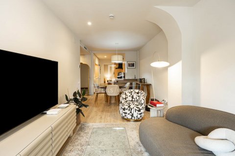 Apartamento de 3 dormitorios en venta en Barcelona, Cataluña, Spain № 8836