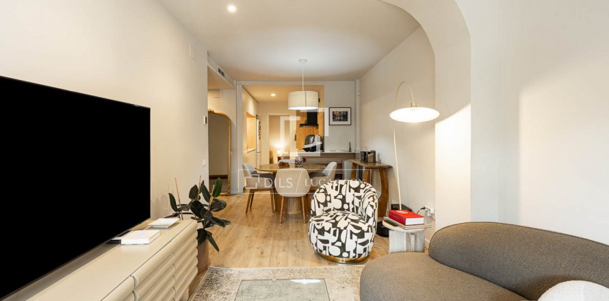 Apartamento de 3 dormitorios en venta en Barcelona, Cataluña, Spain № 8836