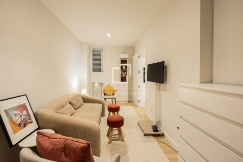 Apartamento de 3 dormitorios en venta en Barcelona, Cataluña, Spain № 8836 - foto 20