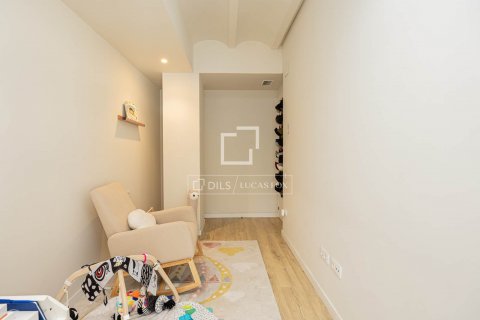 Apartamento de 3 dormitorios en venta en Barcelona, Cataluña, Spain № 8836 - foto 18