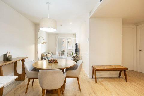 Apartamento de 3 dormitorios en venta en Barcelona, Cataluña, Spain № 8836 - foto 5