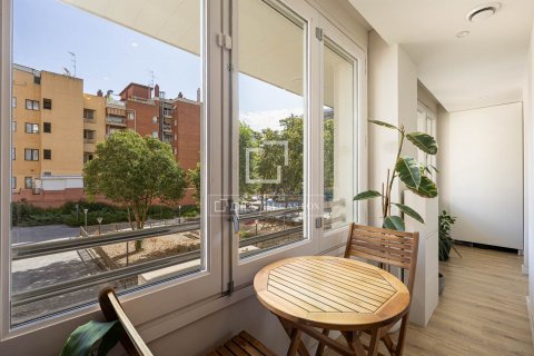 Apartamento de 3 dormitorios en venta en Barcelona, Cataluña, Spain № 8836 - foto 11