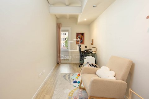 Apartamento de 3 dormitorios en venta en Barcelona, Cataluña, Spain № 8836 - foto 19