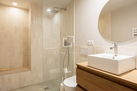 Apartamento de 3 dormitorios en venta en Barcelona, Cataluña, Spain № 8836 - foto 16