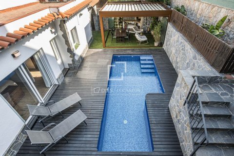Villa de 3 dormitorios en venta en Castelldefels, Barcelona, Cataluña, Spain № 8833 - foto 29