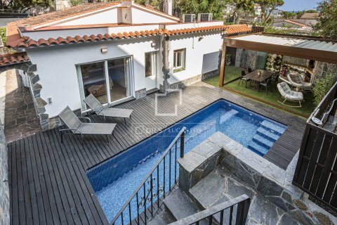 Villa de 3 dormitorios en venta en Castelldefels, Barcelona, Cataluña, Spain № 8833