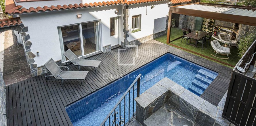 Villa de 3 dormitorios en venta en Castelldefels, Barcelona, Cataluña, Spain № 8833