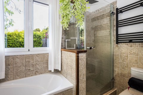 Villa de 3 dormitorios en venta en Castelldefels, Barcelona, Cataluña, Spain № 8833 - foto 9