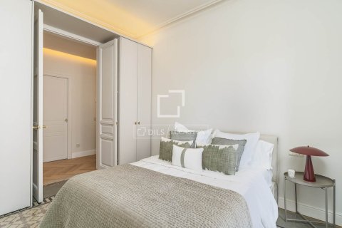 Apartamento de 4 dormitorios en venta en Barcelona, Cataluña, Spain № 6409 - foto 27