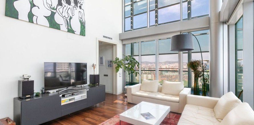 Apartamento de 3 dormitorios en venta en Barcelona, Cataluña, Spain № 4608