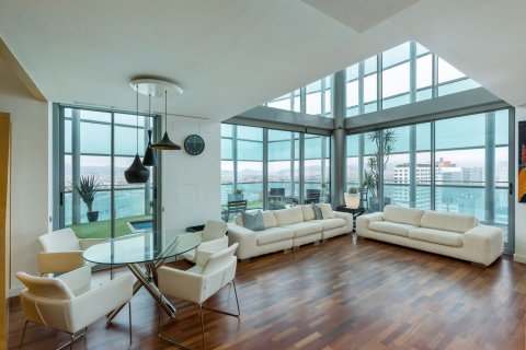 Apartamento de 4 dormitorios en venta en Barcelona, Cataluña, Spain № 4603