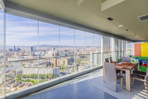 Apartamento de 3 dormitorios en venta en Barcelona, Cataluña, Spain № 4605 - foto 3