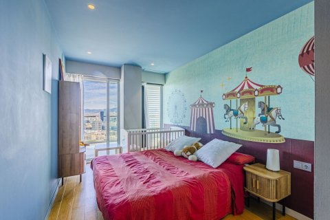 Apartamento de 3 dormitorios en venta en Barcelona, Cataluña, Spain № 4605 - foto 24