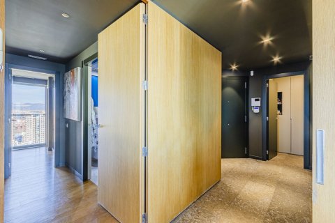 Apartamento de 3 dormitorios en venta en Barcelona, Cataluña, Spain № 4605 - foto 18