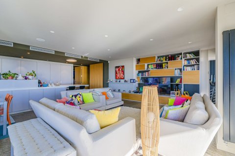 Apartamento de 3 dormitorios en venta en Barcelona, Cataluña, Spain № 4605 - foto 13