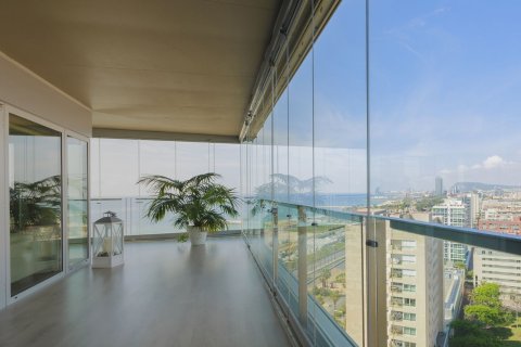 Apartamento de 3 dormitorios en venta en Barcelona, Cataluña, Spain № 4607 - foto 3