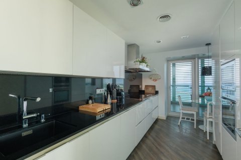 Apartamento de 3 dormitorios en venta en Barcelona, Cataluña, Spain № 4607 - foto 10
