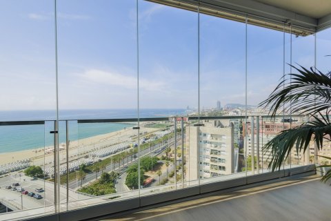 Apartamento de 3 dormitorios en venta en Barcelona, Cataluña, Spain № 4607 - foto 2