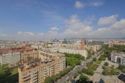 Apartamento de 3 dormitorios en venta en Barcelona, Cataluña, Spain № 4607 - foto 25