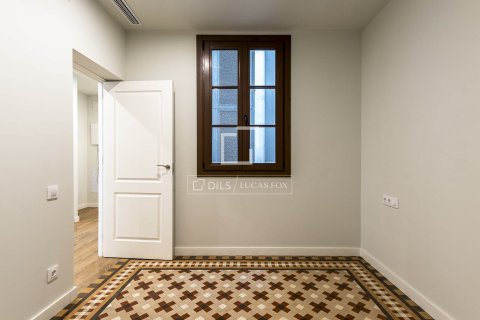 3 bedrooms apartment for sale in Barcelona, Catalonia, Spain № 7176 - photo 11