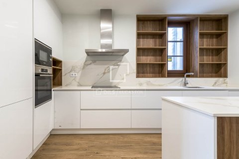 3 bedrooms apartment for sale in Barcelona, Catalonia, Spain № 7176 - photo 21
