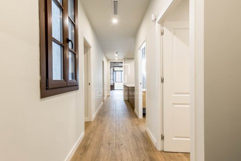 3 bedrooms apartment for sale in Barcelona, Catalonia, Spain № 7176 - photo 12