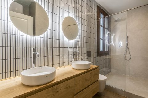 3 bedrooms apartment for sale in Barcelona, Catalonia, Spain № 7176 - photo 4