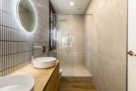 3 bedrooms apartment for sale in Barcelona, Catalonia, Spain № 7176 - photo 2