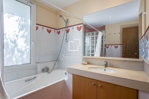 Купить виллу в Сан-Кугат-дель-Вальес, Испания с 5 спален, 430м², № 7175 - фото 2