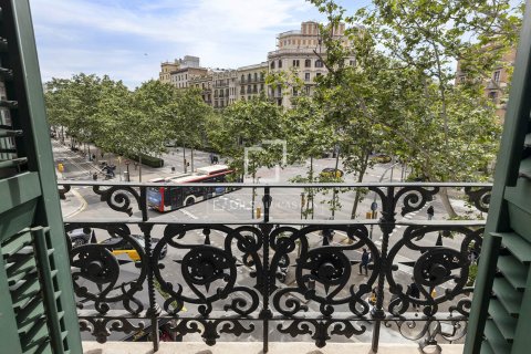 Apartamento de 4 dormitorios en venta en Barcelona, Cataluña, Spain № 7179 - foto 16