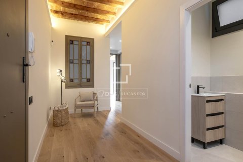 Apartamento de 4 dormitorios en venta en Barcelona, Cataluña, Spain № 7179 - foto 5